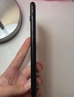 IPhone XR - 100% baterie - 3