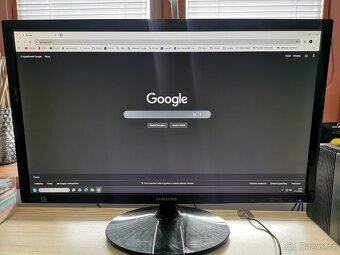 LCD monitor 24"  Samsung S24D300H - 3