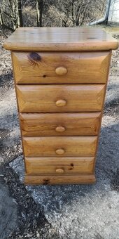 Celomasivní šuplíková komoda - 3