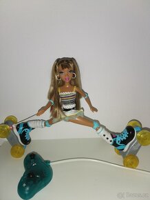 Panenka My scene na bruslích - 3