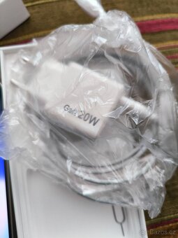 iPhone 12 / 64 GB - 3