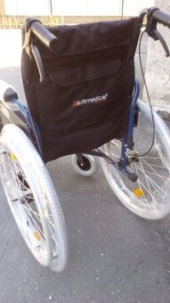 INVALIDNÍ VOZÍK-46CM-ODLEHČEN-BRZDY PRO DOPROVOD - 3