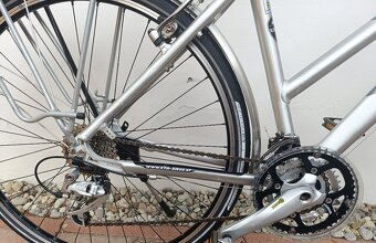 Dámské kolo KTM Veneto - ALU rám 18" - DEORE XT - 3
