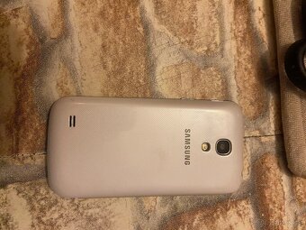 Prodám Samsung s 4 mini. - 3