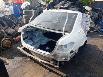 Prodám na mercedes e w212 sedan zadní ctvrtku - 3