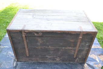 Historická dřevěná truhlice s kováním č.2. - 3