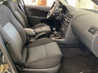 Ford Mondeo 2.0 TDCi 96Kw Ghia - 3