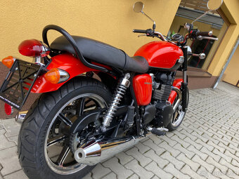 Triumph Bonneville 900 - 3