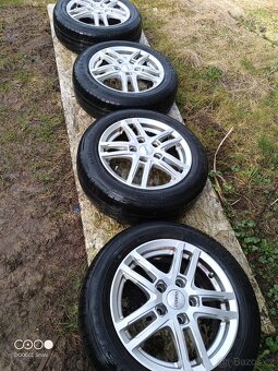 MB Vaneo Pneu s disky 185/60 R 15 - 3