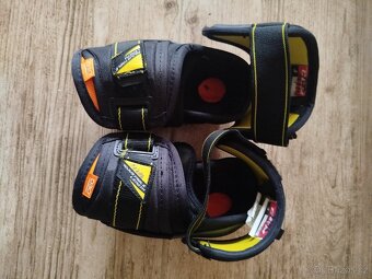 Hokejové lokty CCM JR - 3