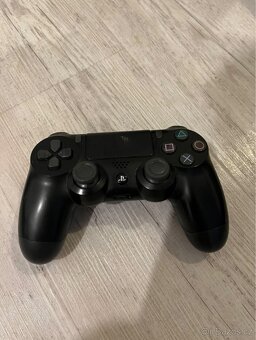 PS4 pro 1TB - 3