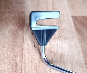 Nepoužitý univerzální automobilový věšák na oblečení - 3