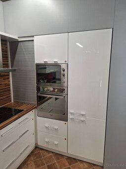 Bílá lesk MDF fólie - 3