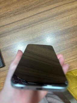 Mobilní telefon - 3