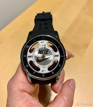 Nové černé hodinky Nike - 3