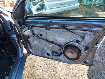 pravé přední dveře Octavia 2 facelift - 3