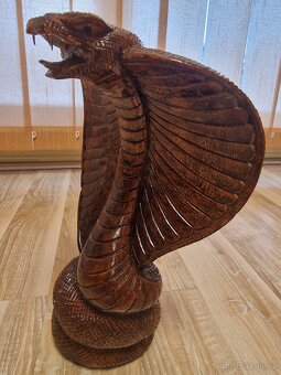 Dřevená socha Kobry - 3