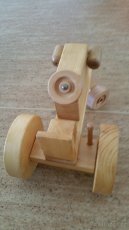 Dřevěný traktor - ruční práce - 3