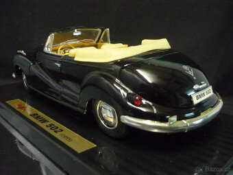 BMW 502 1955 Maisto 1/18 - 3
