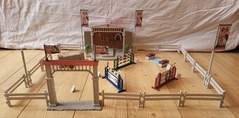 SCHLEICH 42160 Velké parkurové závodiště s příslušenstvím - 3