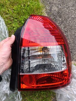 Zadní světla Honda Civic 6g hatchback - 3