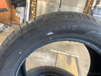 Prodám sadu pneu letní 225/55 r17 - 3