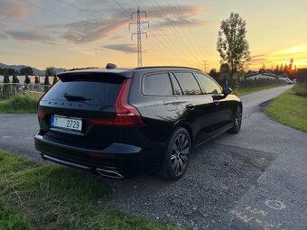 Volvo V60 R-Design Ed. Black T8 AwD - 3