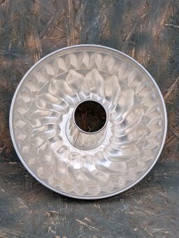 Retro hliníková forma na bábovku. - 3