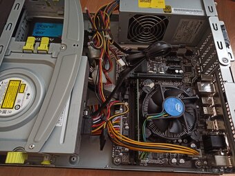 stolní počítač , klávesnice - 3