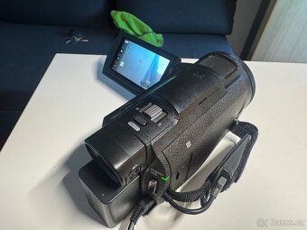 Sony FDR-AX33 4K černá – špičková videokamera, skvělý stav - 3