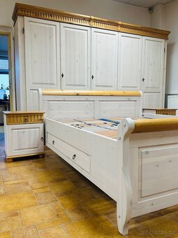 Celomasivní ložnice Gustav, velká skříň, antik - 3