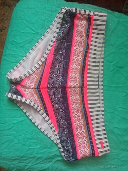 Spodní díl plavek velikost 176 - 3