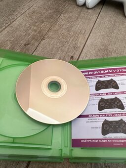 Xbox One 1TB + 2x originální ovladače (komplet) - 3