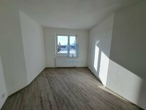 Nabízíme pronájem prostorného bytu 2+KK s terasou, 78,2 m2,  - 3