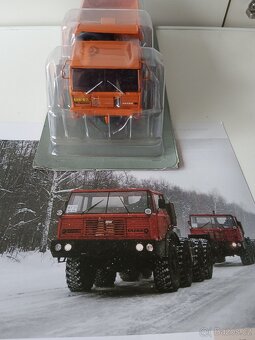 Tatra 813 S1 8x8, de Agostini 1:43 - 3