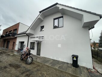 Dvojdům, novostavba a rekonstruovaný RD, 2x 200m2, pozemek 7 - 3