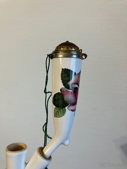 Retro porcelánová fajfka s motivem růže a dřevěná fajfka - 3