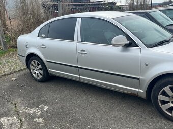 Škoda Superb 2006 110kw 1.8T na náhradní díly - 3