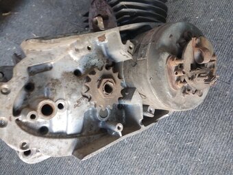 ČZ 175/502 motor - 3