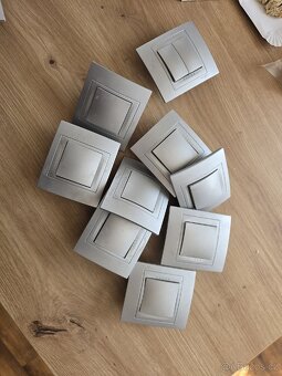Schneider UNICA TOP , vypínače, zásuvky - 3
