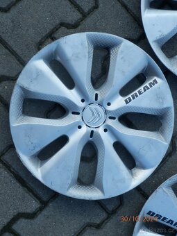 4xOriginál poklice kol na CITROEN C3 15tky. - 3