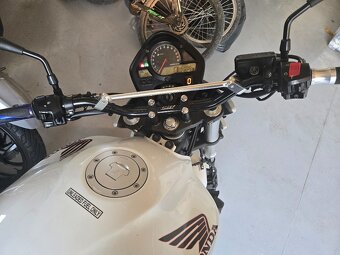 Honda Hornet - 3