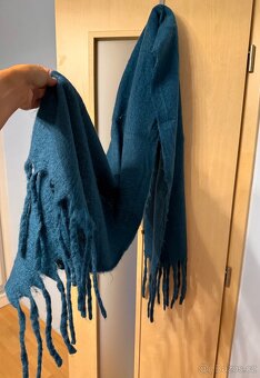 Petrolejová velká zimní šála z Barcelony, nová, sleva. - 3