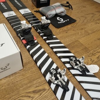 Novy skialpovy set Scott Proguide 89 s pasmi a viazanim - 3