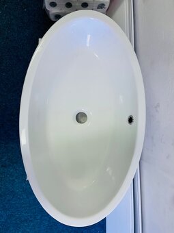 Oválné umyvadlo s baterií Ravak - 3