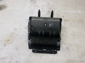 ŠKODA OCTAVIA 2 2004-2013 - PŘEDNÍ POPELNÍK ČERNÝ - 3