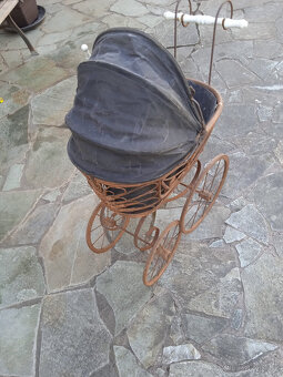 starý kočárek - 3