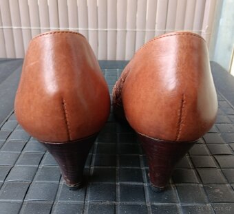 Kožené lodičky vel. 38 - 3