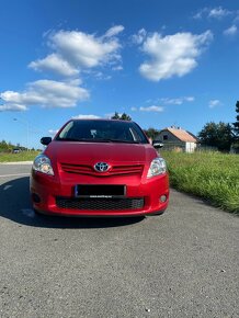 Toyota Auris 1.3, 73 kw, rok 2012, najeto 49 910 km - 3