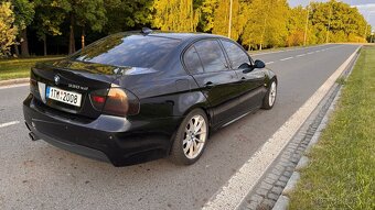 BMW E90 330 xd - 3